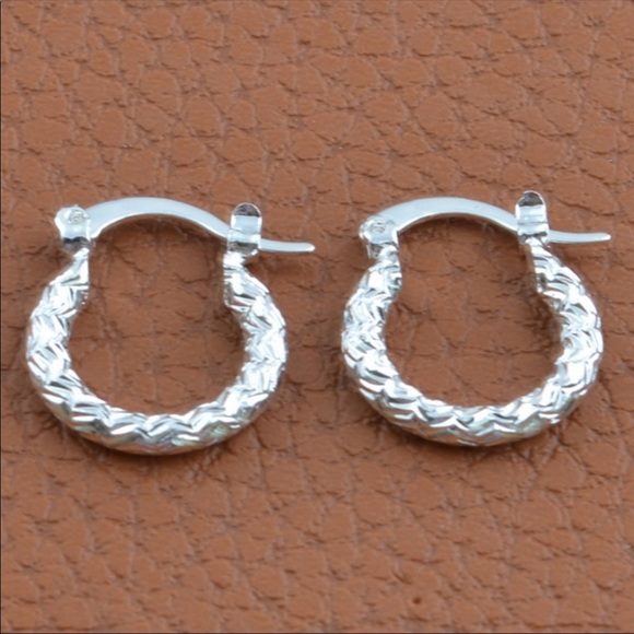 TWISTED HOOPS 1 LEFT - Picture 2 of 5
